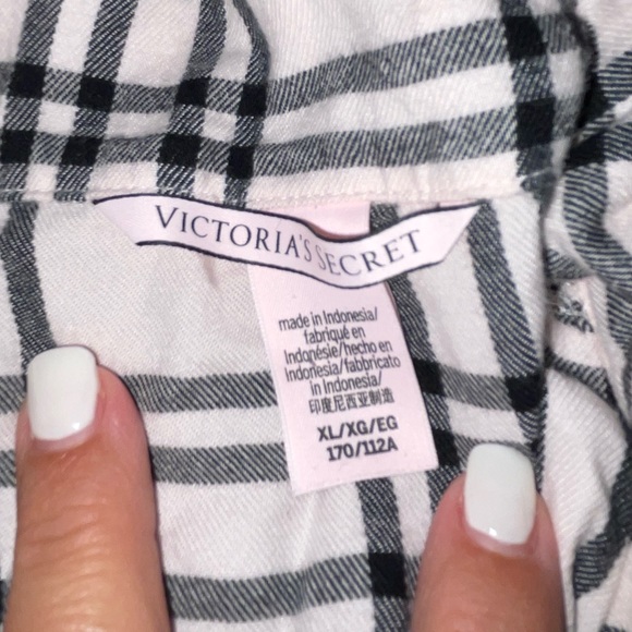 Victoria secrets pj short set - Picture 2 of 4